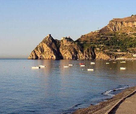 Le Zagare Apartments SantʼAlessio Siculo Екстериор снимка