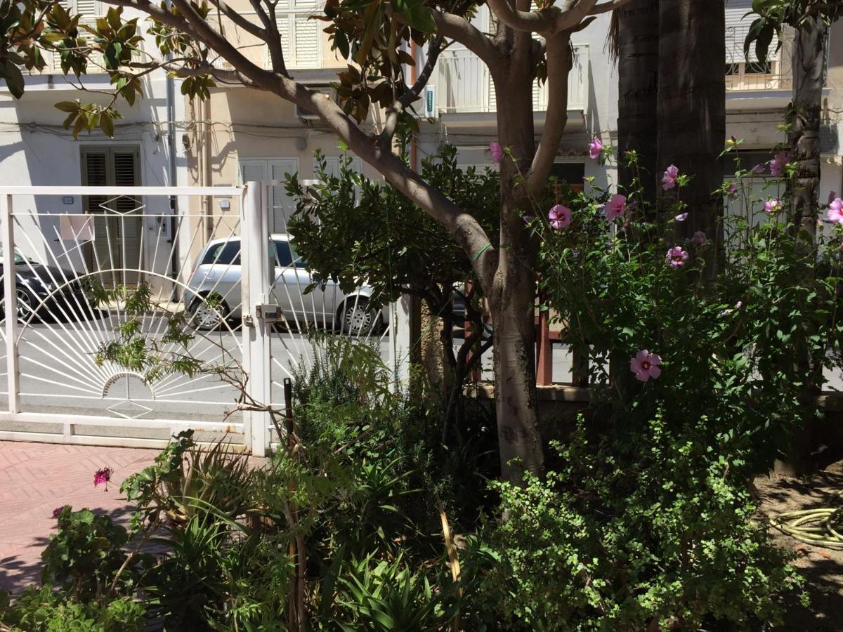 Le Zagare Apartments SantʼAlessio Siculo Екстериор снимка