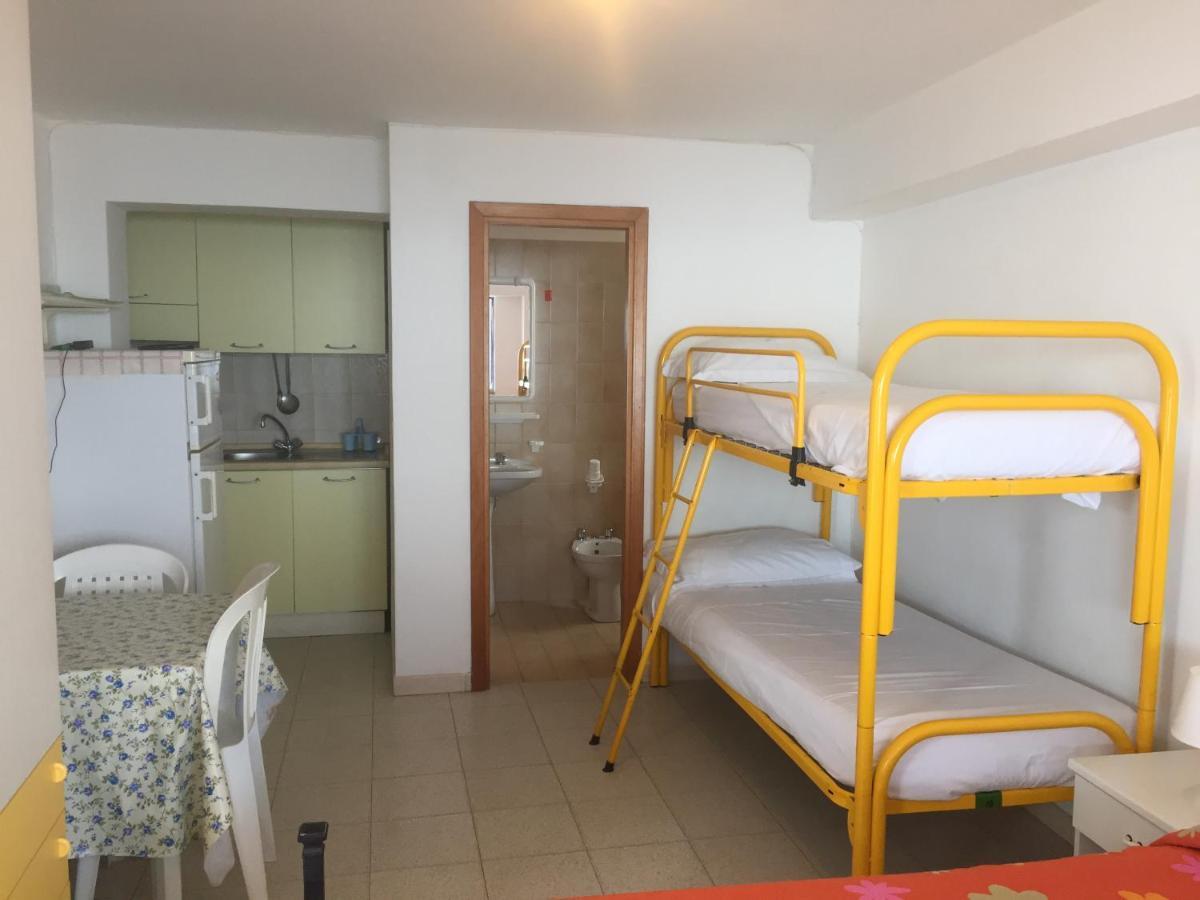 Le Zagare Apartments SantʼAlessio Siculo Екстериор снимка