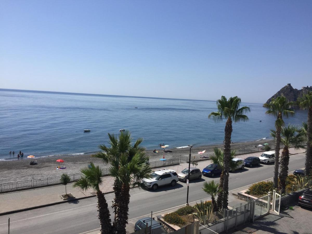 Le Zagare Apartments SantʼAlessio Siculo Екстериор снимка