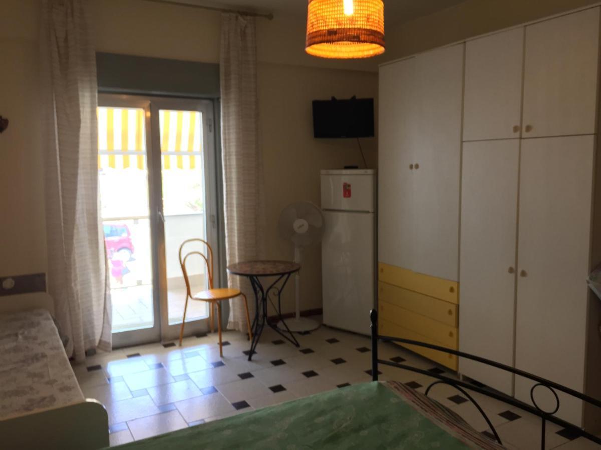 Le Zagare Apartments SantʼAlessio Siculo Екстериор снимка