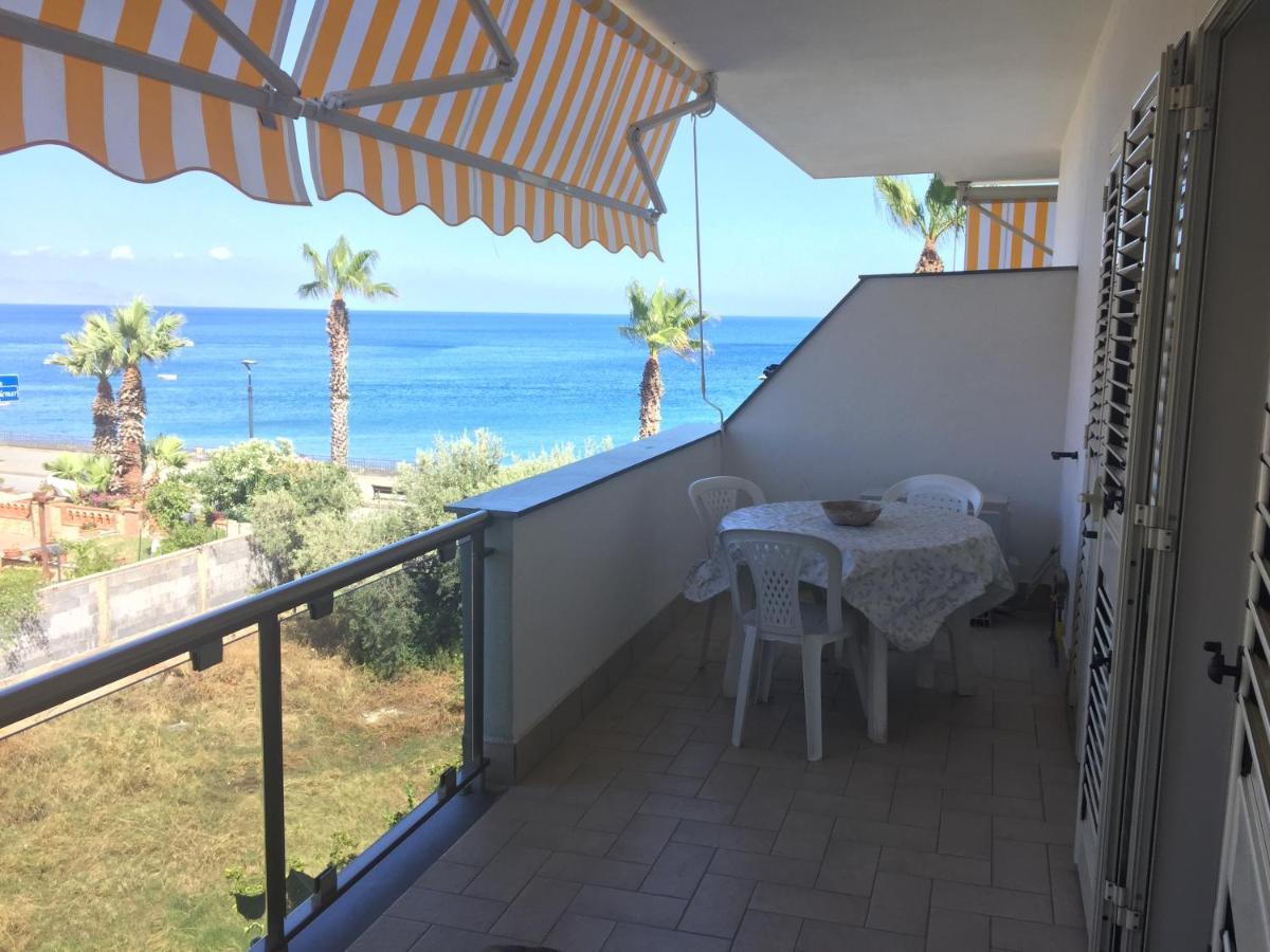 Le Zagare Apartments SantʼAlessio Siculo Екстериор снимка