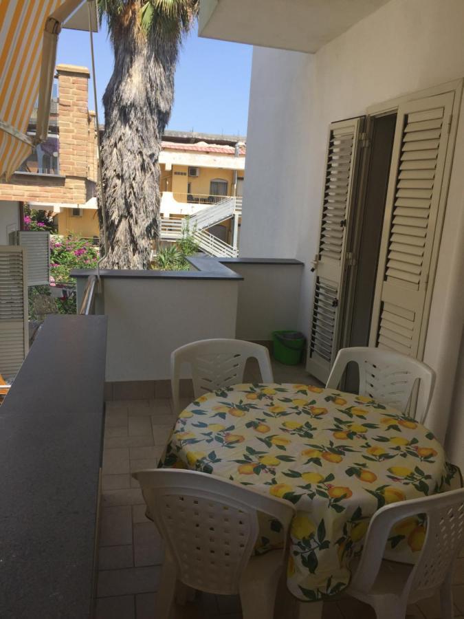 Le Zagare Apartments SantʼAlessio Siculo Екстериор снимка