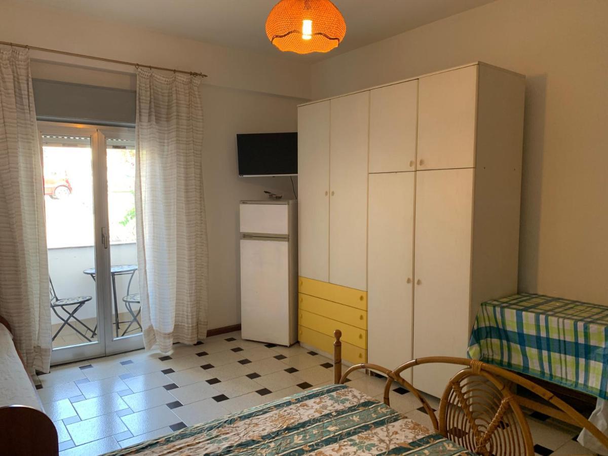 Le Zagare Apartments SantʼAlessio Siculo Екстериор снимка