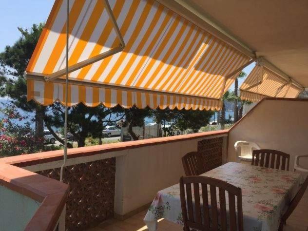 Le Zagare Apartments SantʼAlessio Siculo Екстериор снимка