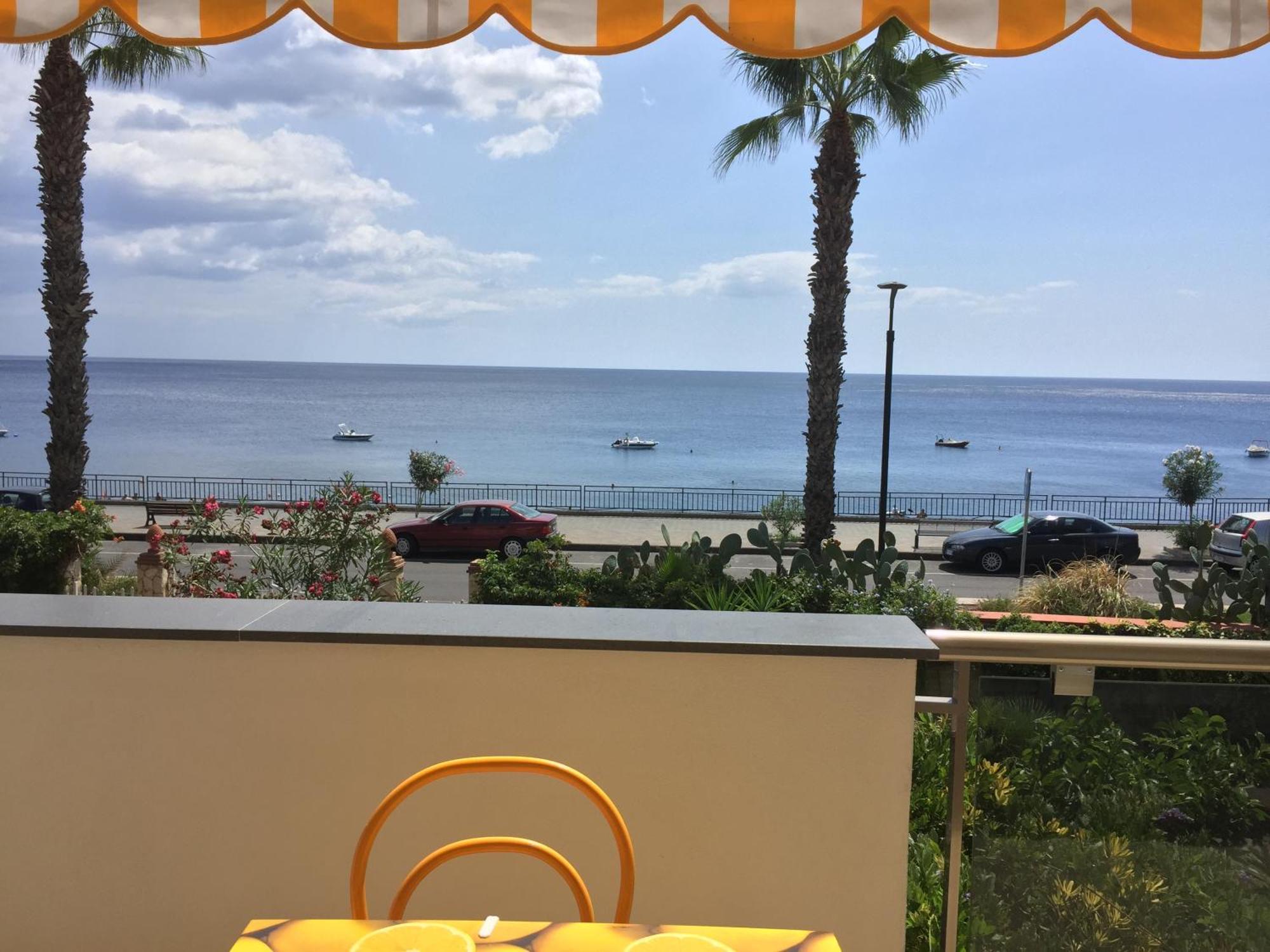 Le Zagare Apartments SantʼAlessio Siculo Екстериор снимка